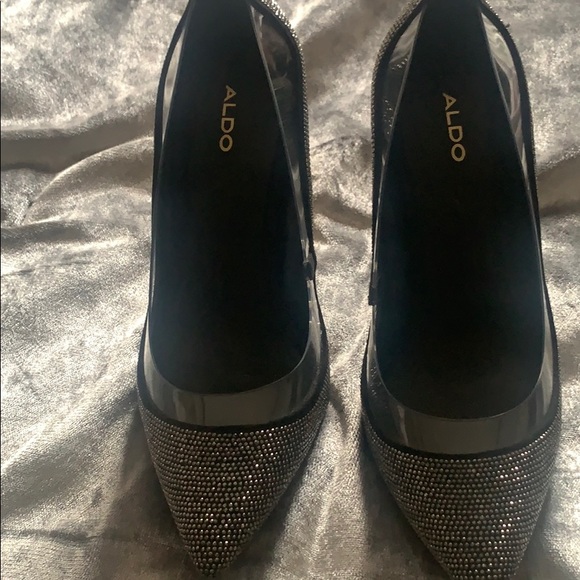 Selling because these are tooo small - Picture 3 of 3